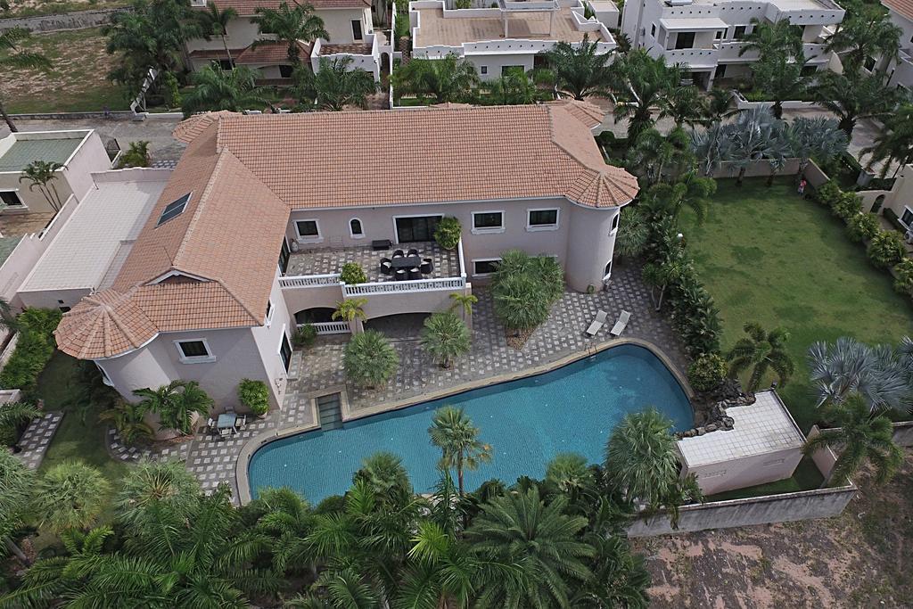 Villa Camelot *