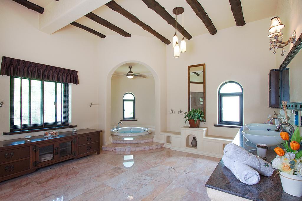 Villa Camelot