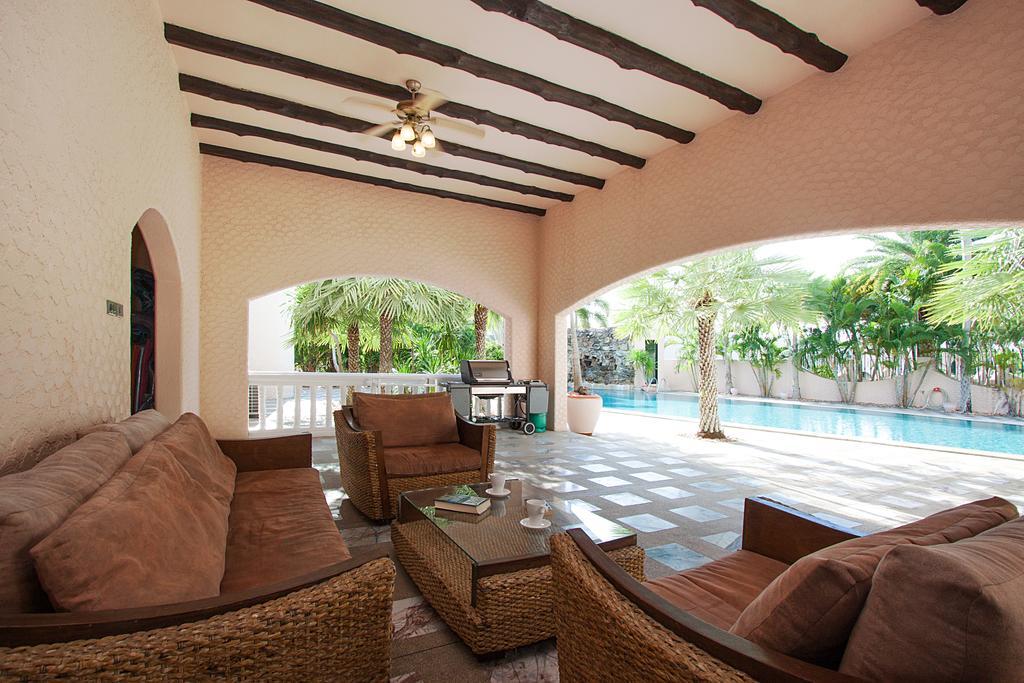 Villa Camelot Bang Lamung