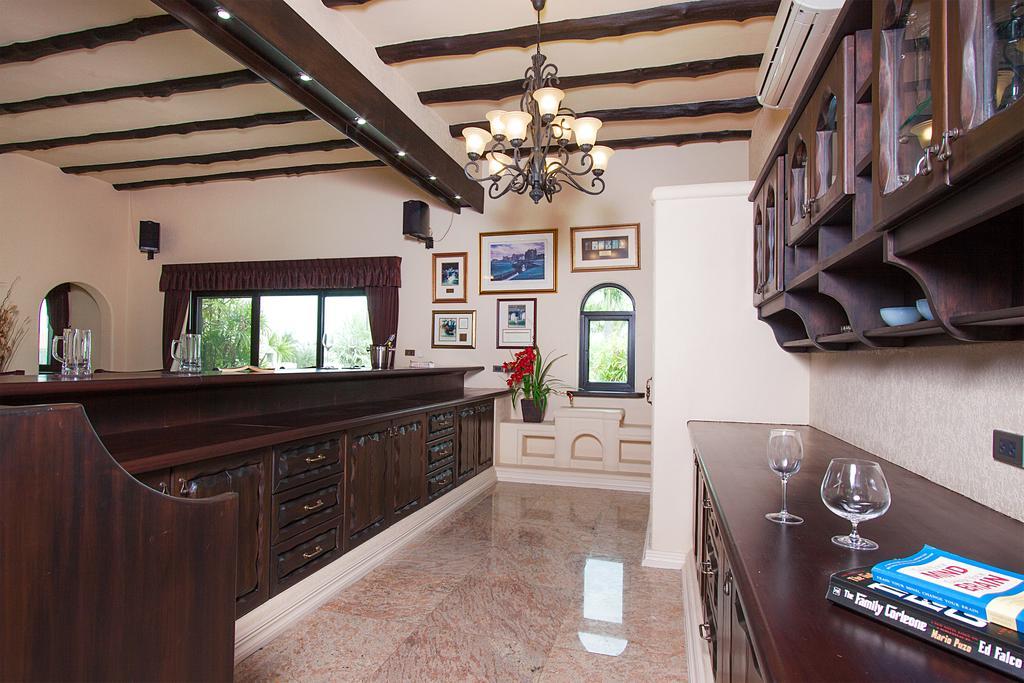 Villa Camelot *