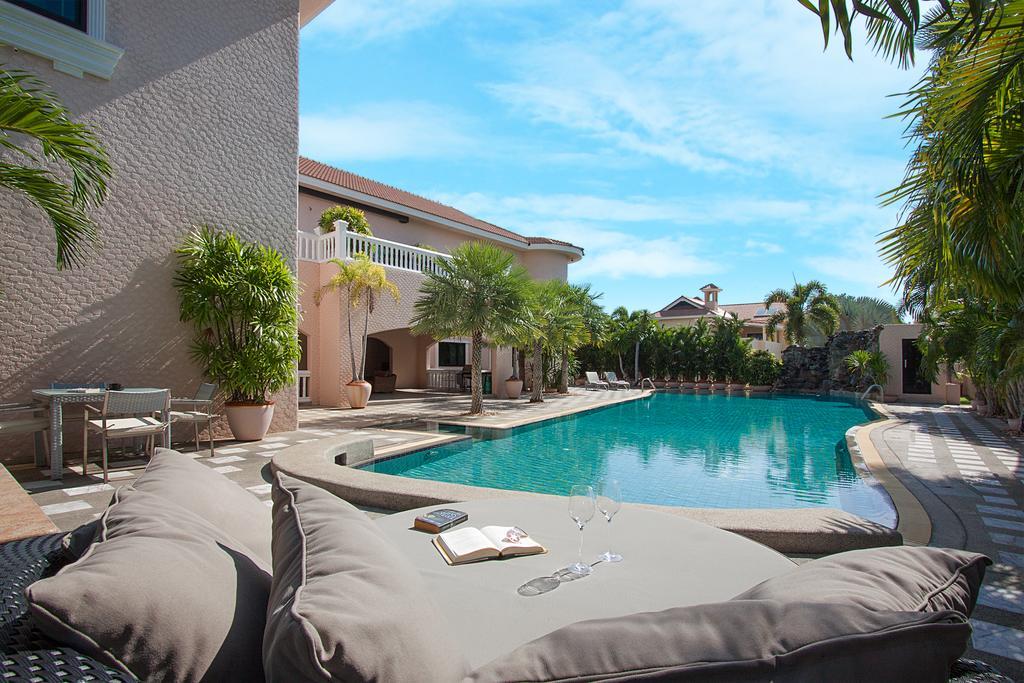 Villa Camelot *