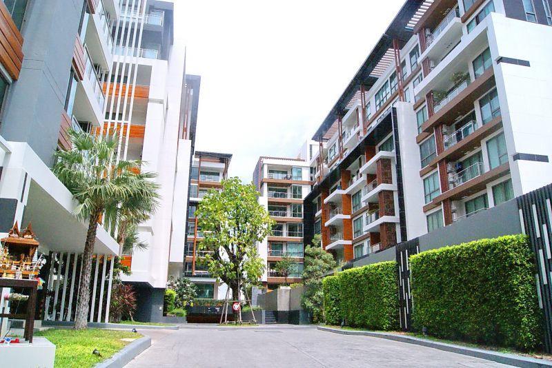Urban Condominium Apartment *