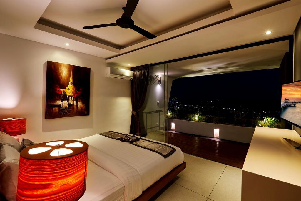 Aqua Samui Villa's