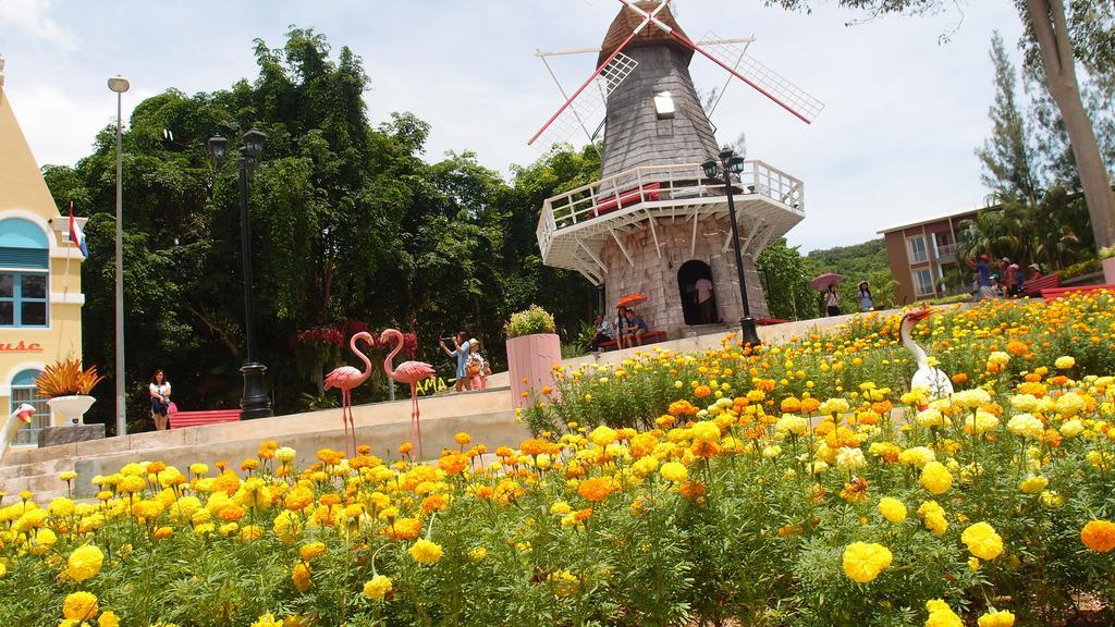 Brookside Valley Rayong