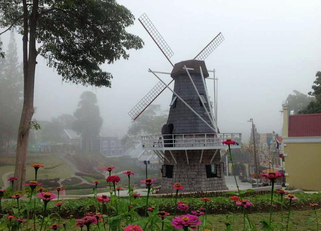 Brookside Valley Rayong