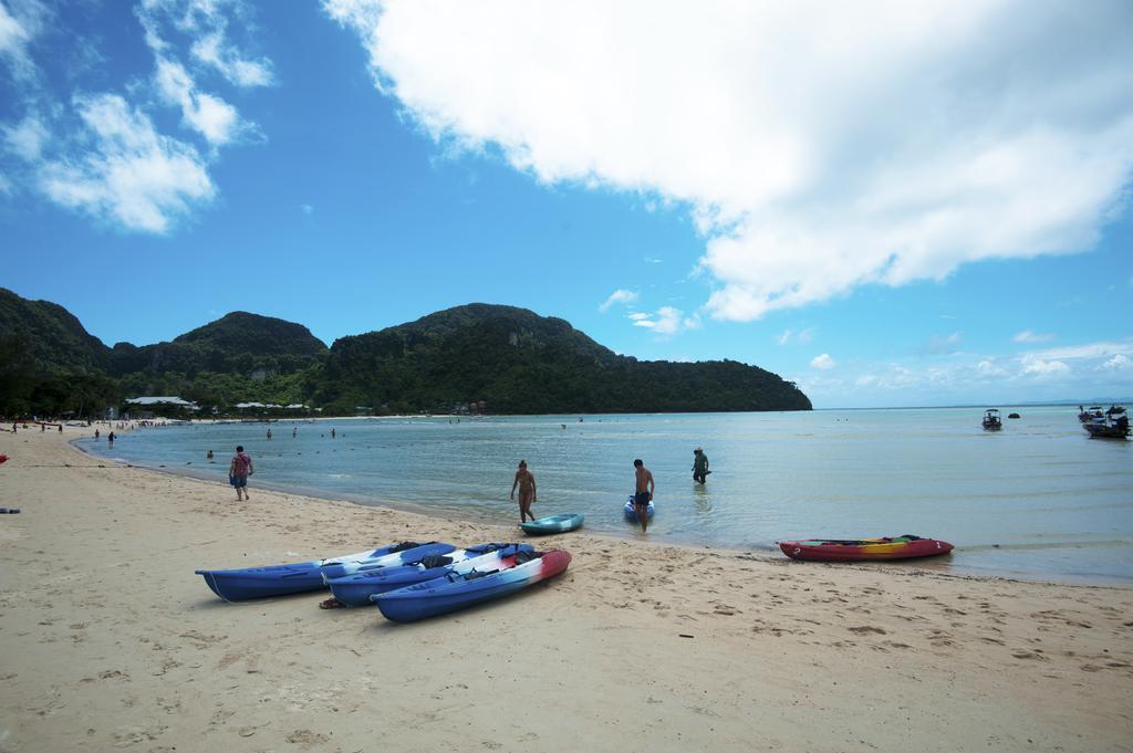 Twin Palms Resort 2*