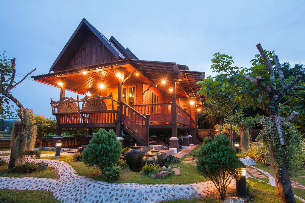 Tum Baan Suan ตุ่มบ้านสวน Resort *