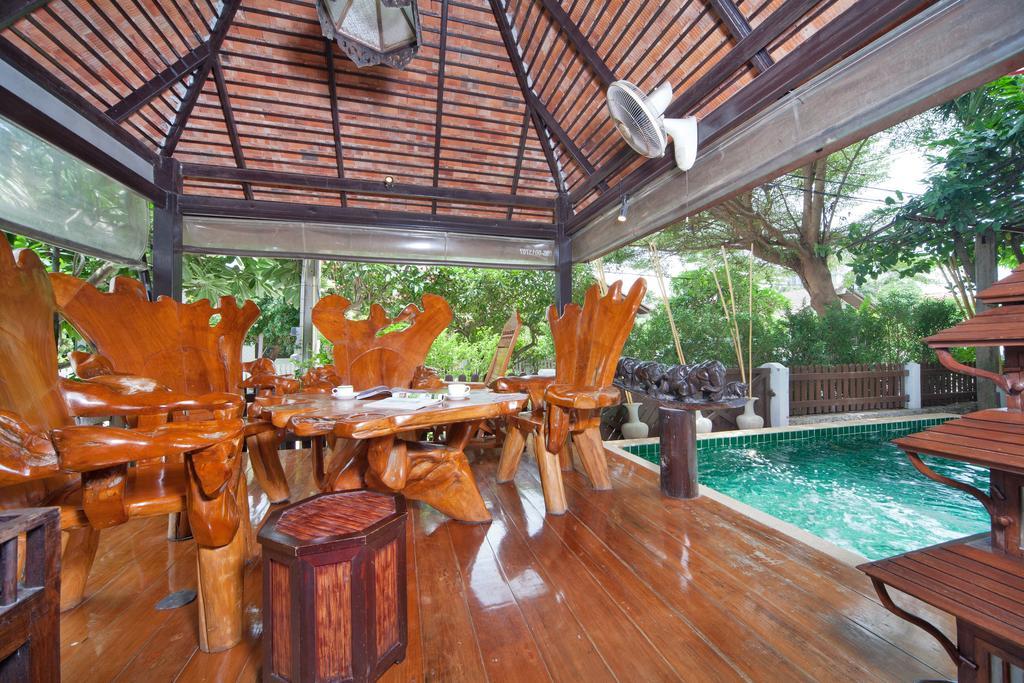 Baan Ruean Thai Villa