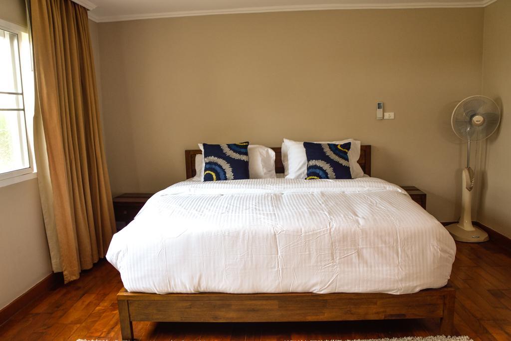 The Beach 2br Luxury Beachfront Chaam Apartment Cha-Am