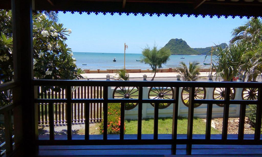 Guest house Seesea Thai Wooden House On Beachfront 2*