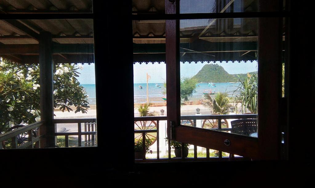 Guest house Seesea Thai Wooden House On Beachfront