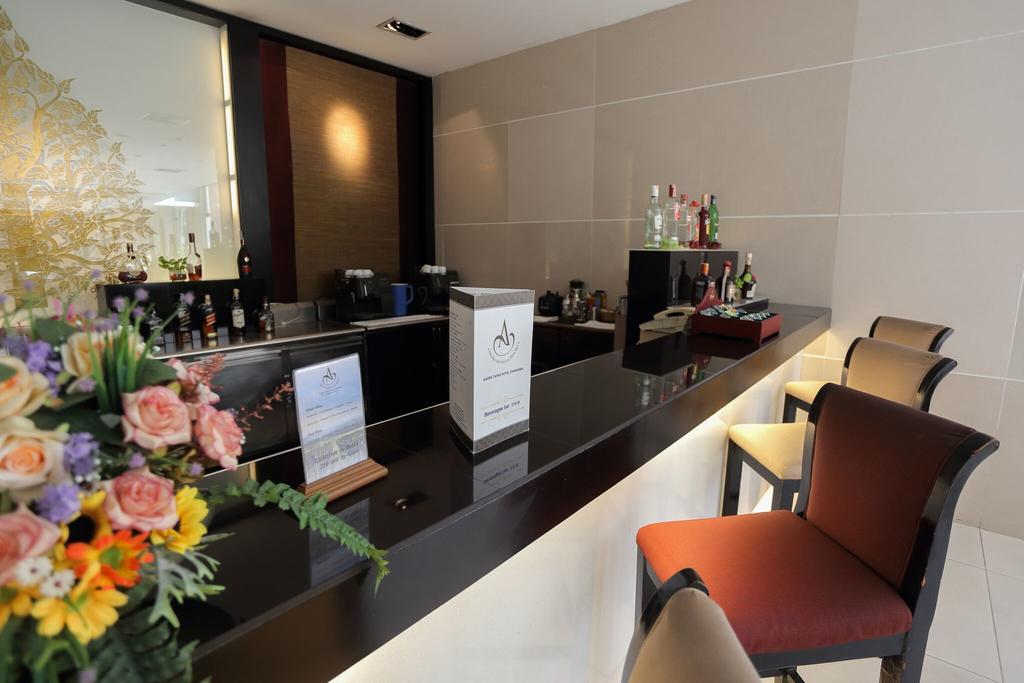 Hotel Amora Thapae 4*