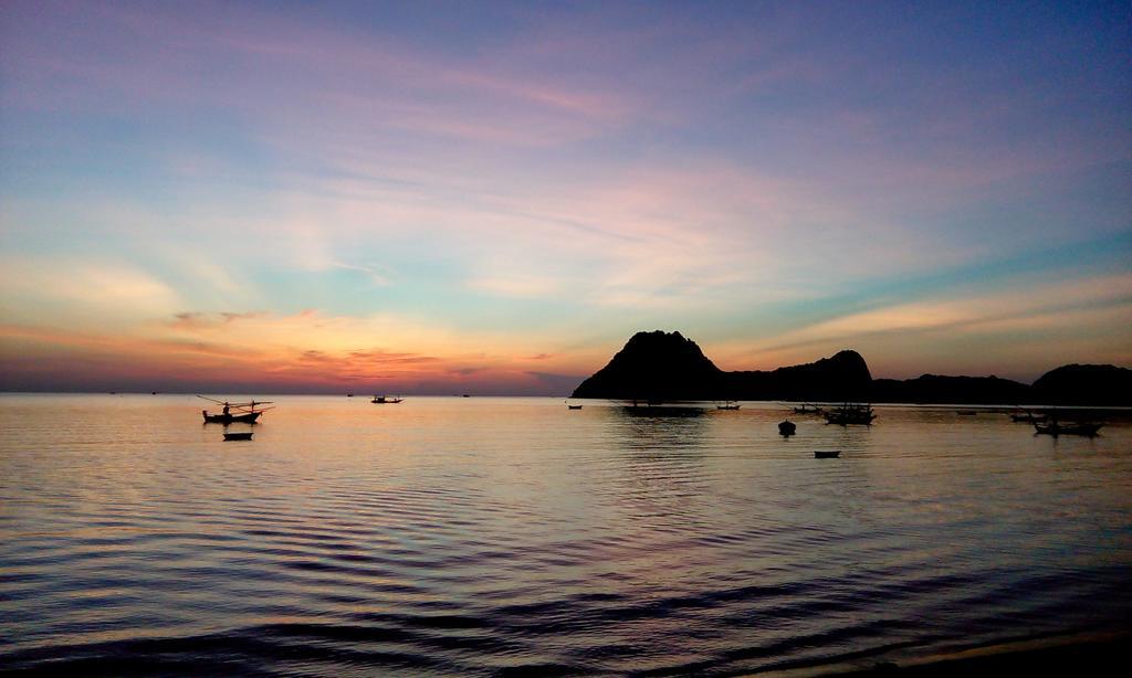 Seesea Thai Wooden House On Beachfront 2* Prachuap Khiri Khan