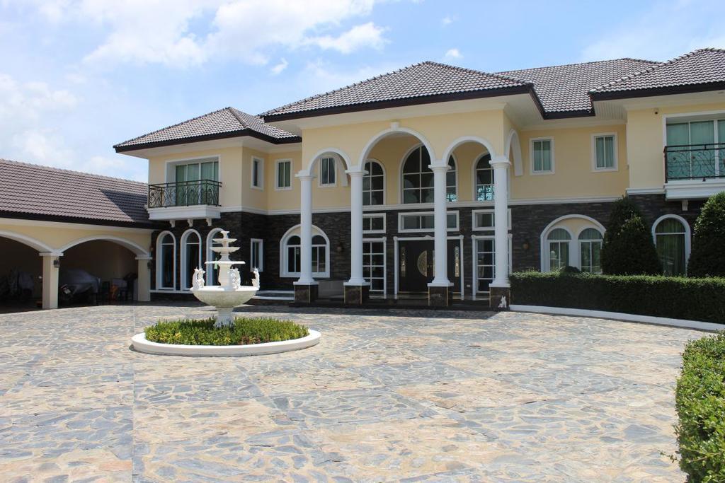 The Mansion Pran Buri