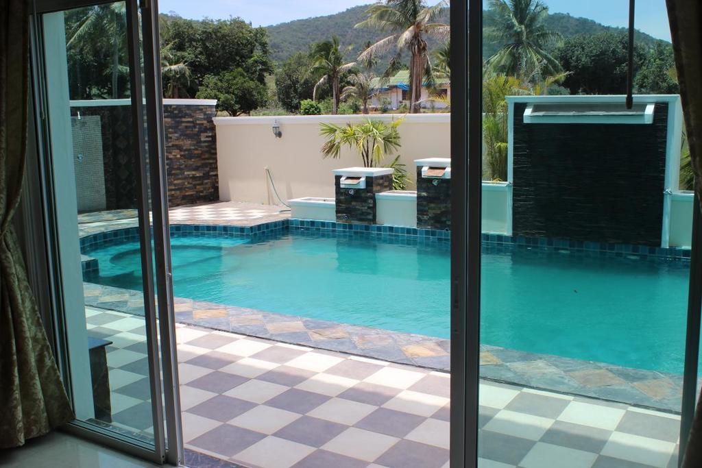 The Mansion 3*