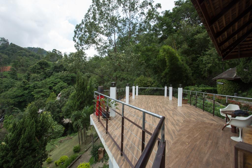 Resort Kangsadarn And Waterfall