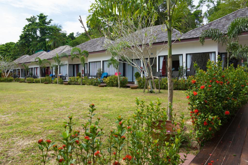 The Reef Resort 3*
