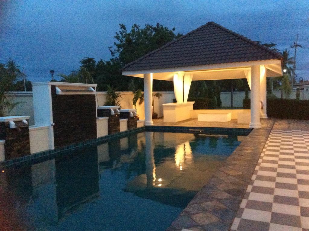 The Mansion 3*