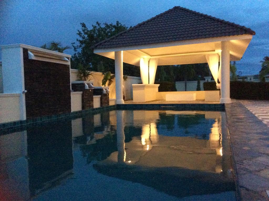 The Mansion Guest house Pran Buri
