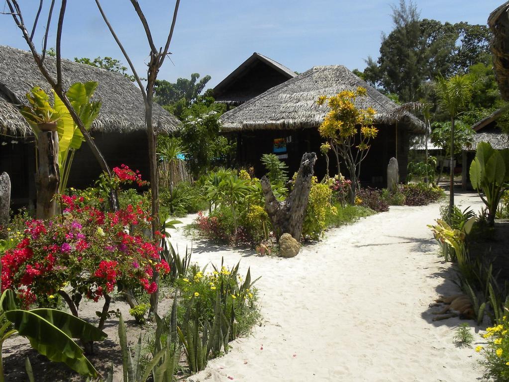 Blue Tribes Garden Beach Resort 3*