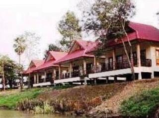 Resort Uthai River *