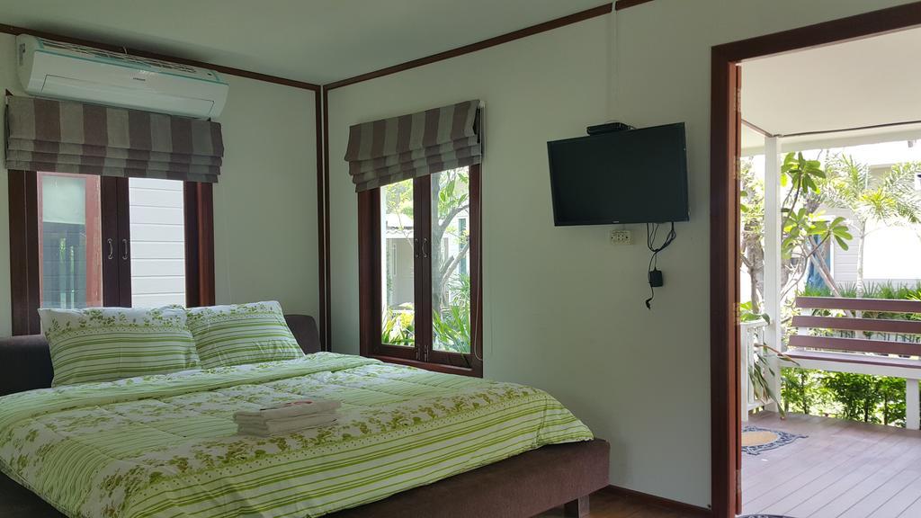 Rayonghouse Hotel 2*