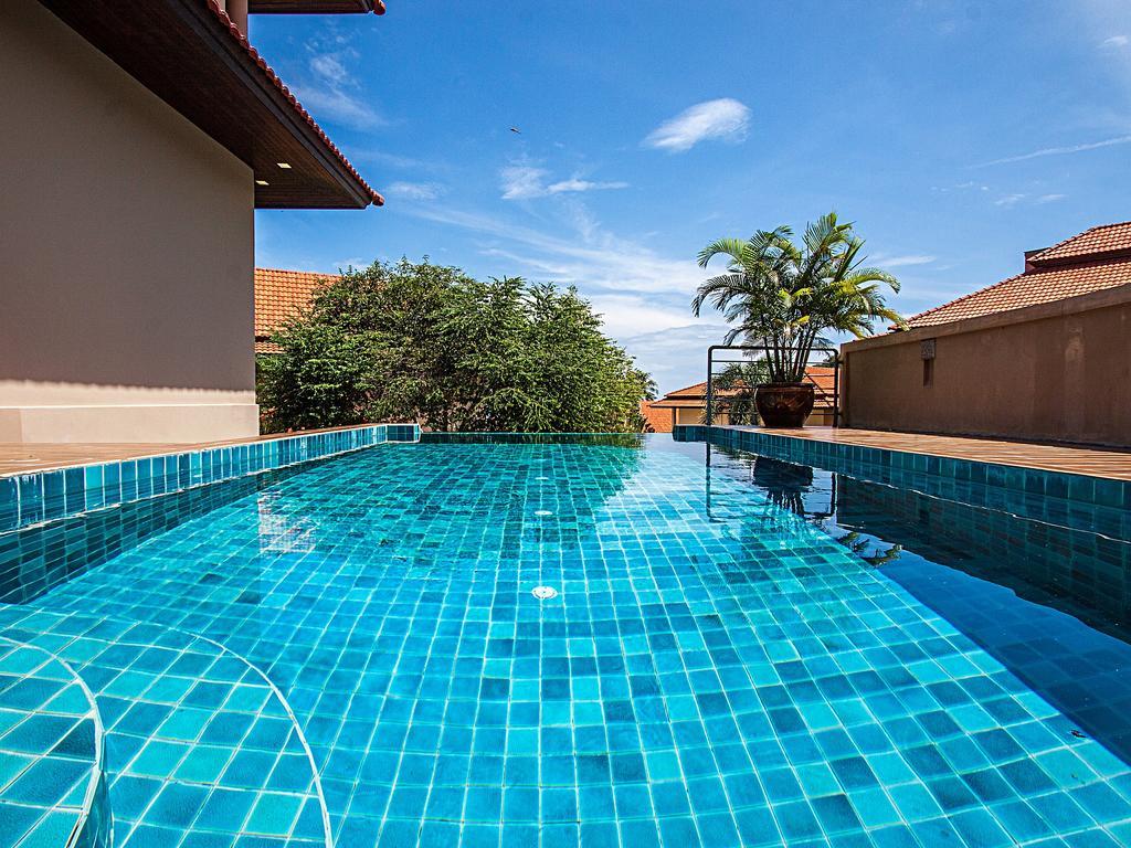 Ban Talay Khaw O12 - 4 Bedrooms Villa