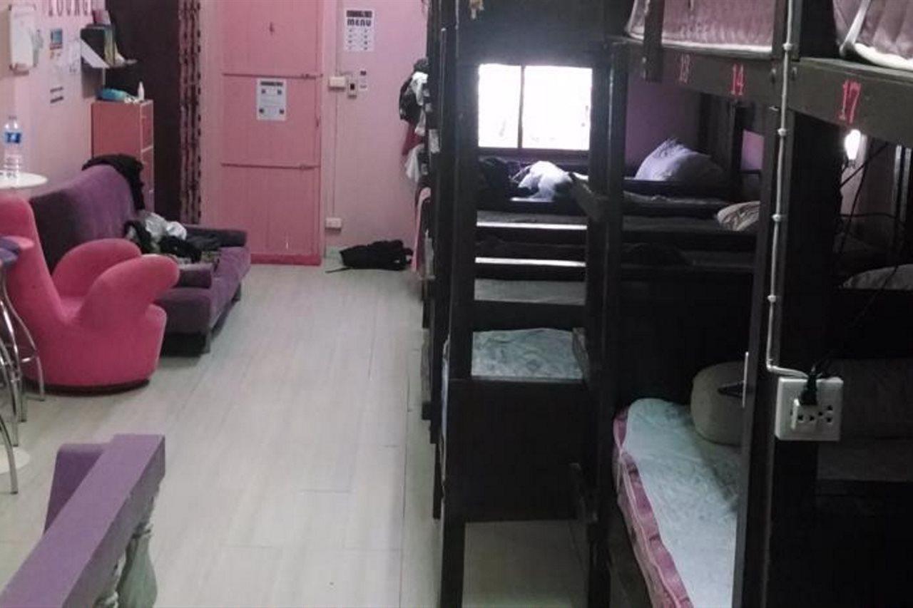 Wild & Wandering Backpacker Hostel & Bar *