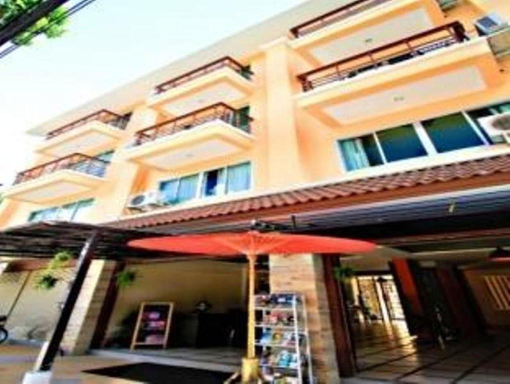 View La Hostel