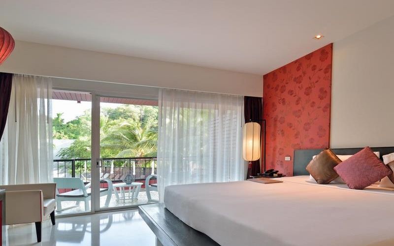 Red Ginger Chic - Sha Extra 4*
