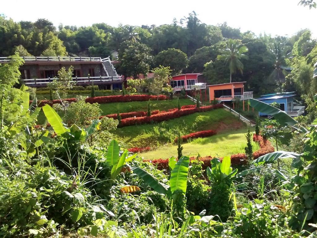 Resort Baan Chuthamanee Khao Kho