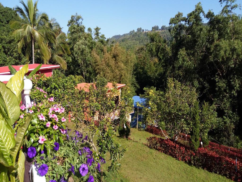 Resort Baan Chuthamanee Khao Kho