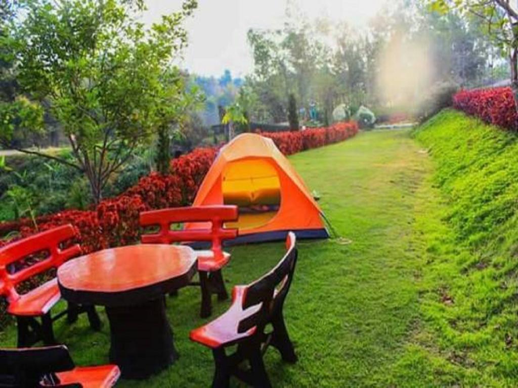 Baan Chuthamanee Resort