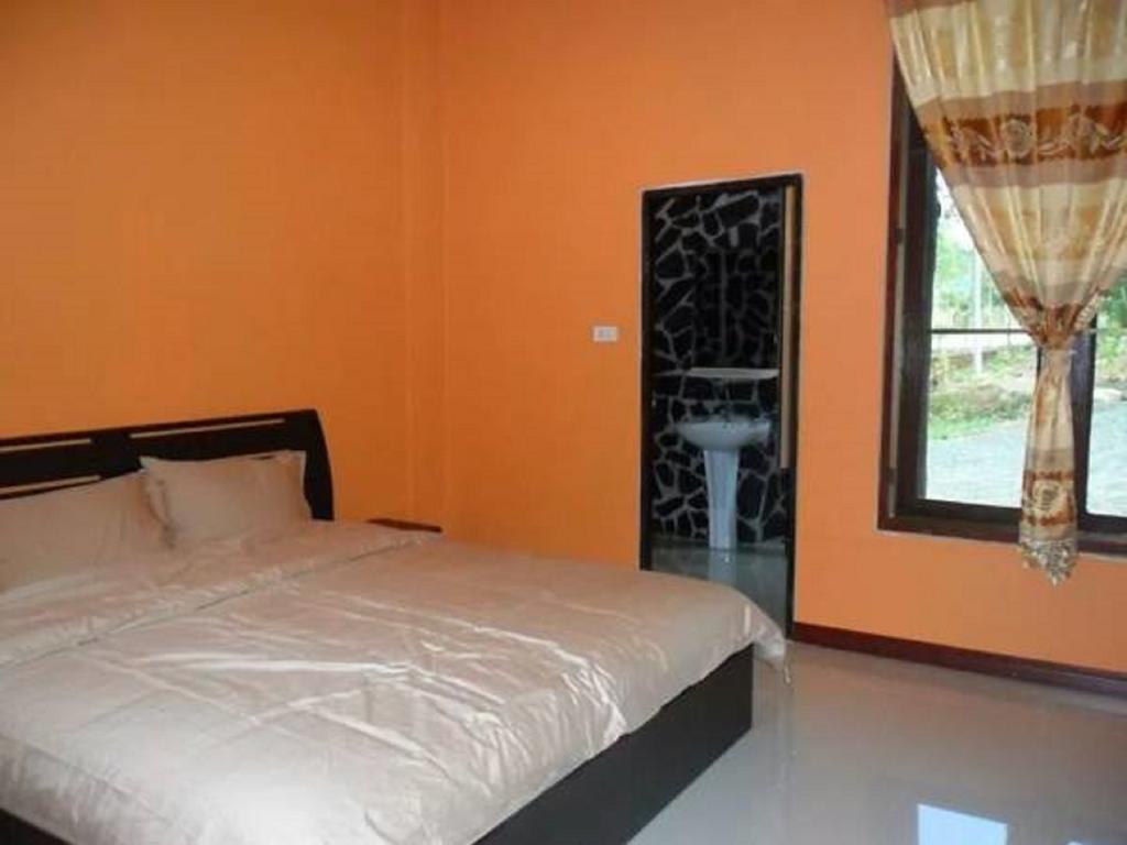 Baan Chuthamanee 2*