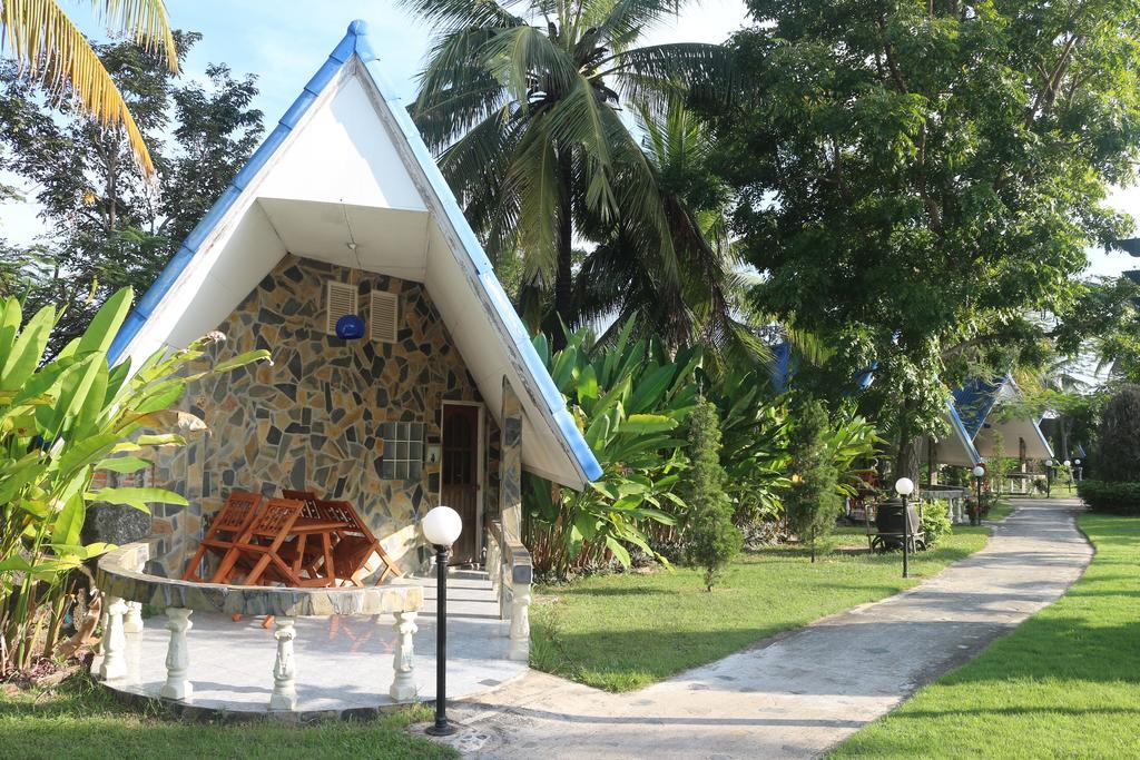 Castle Howchow Resort