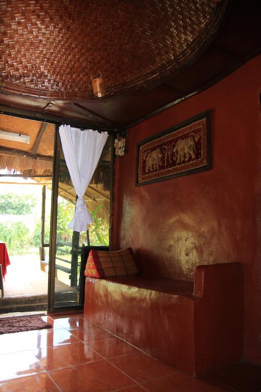 Ban Din Chiang Rai Resort Mae Chan
