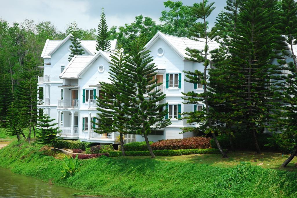 Brookside Valley Resort