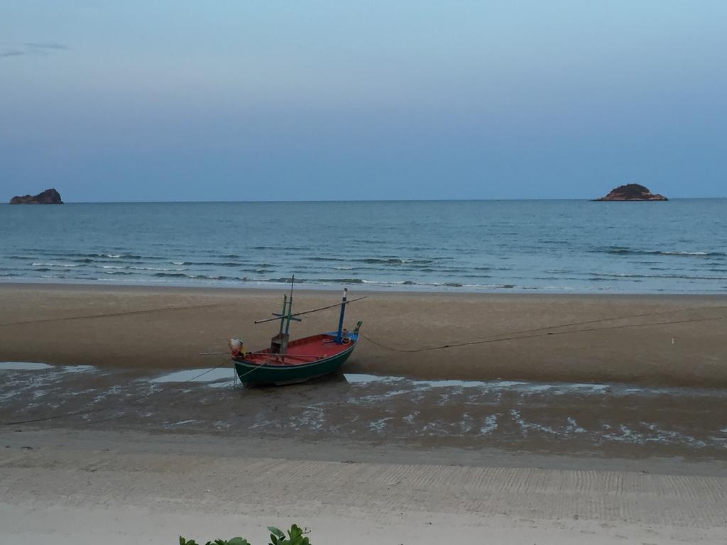 Away Baan Nub Kluen Front Apartment