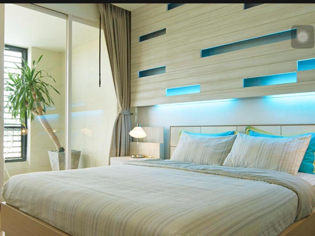 Away Baan Nub Kluen Front Apartment