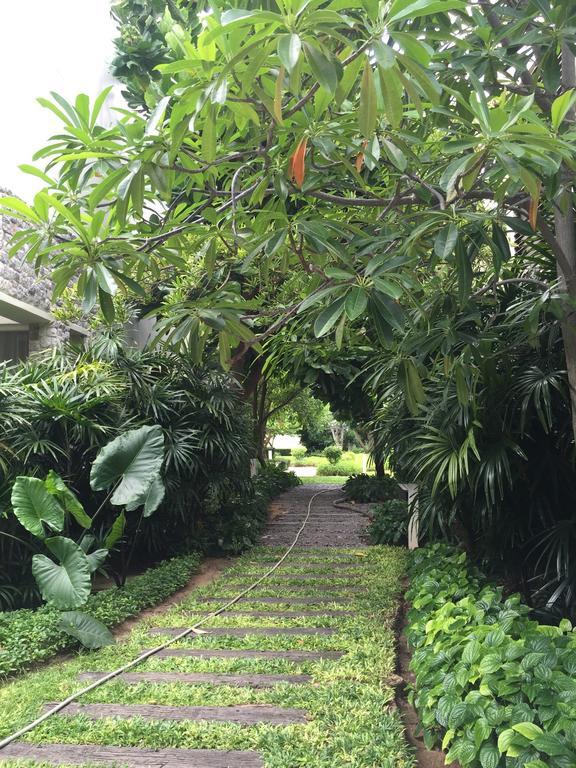 Away Baan Nub Kluen Front Apartment *