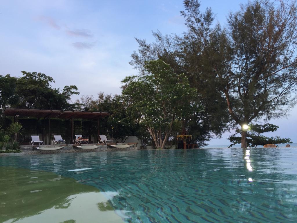 Apartment Away Baan Nub Kluen Front