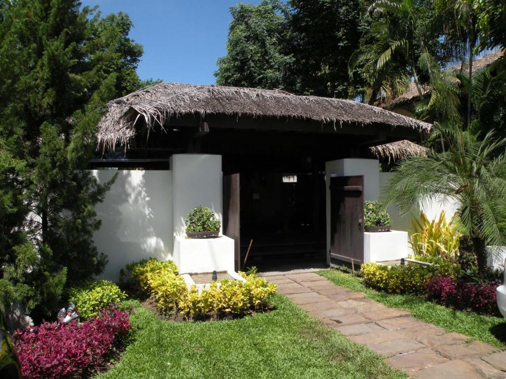 Resort Ploy