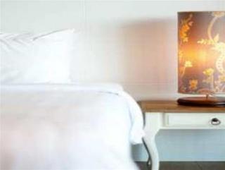 V8 Seaview Hotel 2*