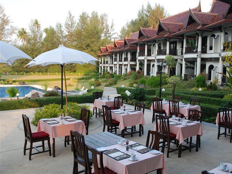 Riverside & Hotel
