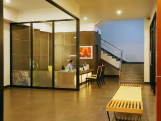 Baan Saikao Plaza & Service Koh Chang