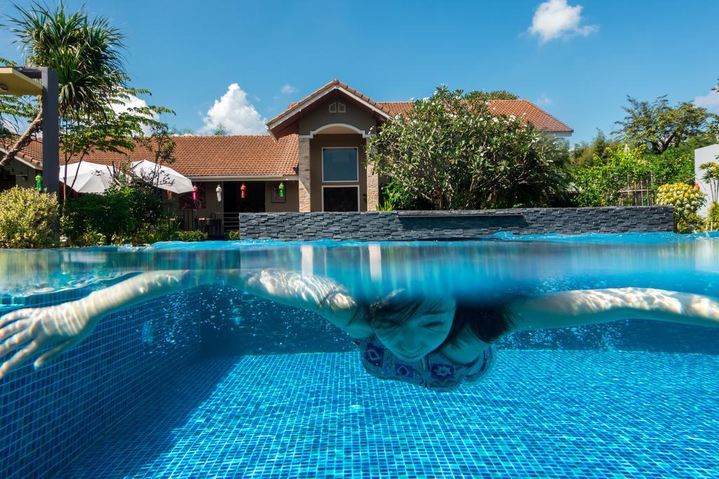 Corner Resort
