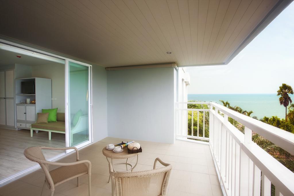 Bandara On Sea, Rayong Resort 4*