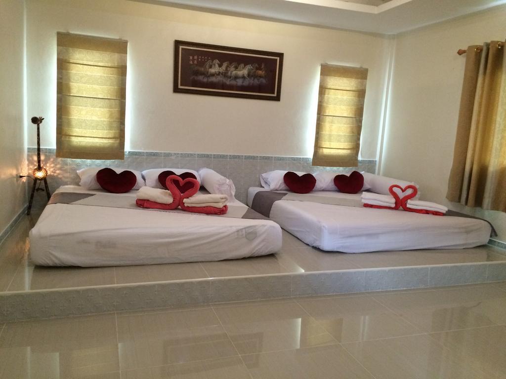 Nadee Holiday park 2*