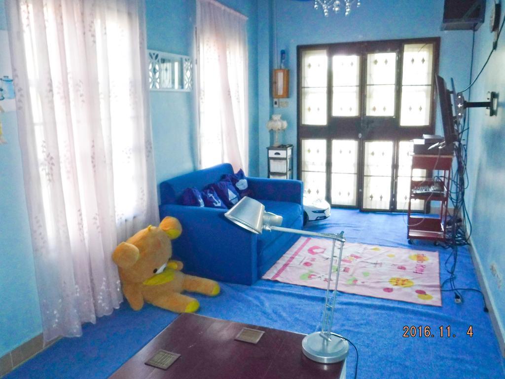 บ้านพักสัตหีบ Jk Marine House 2* Sattahip