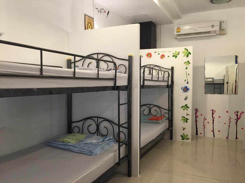 At Phangan Hostel